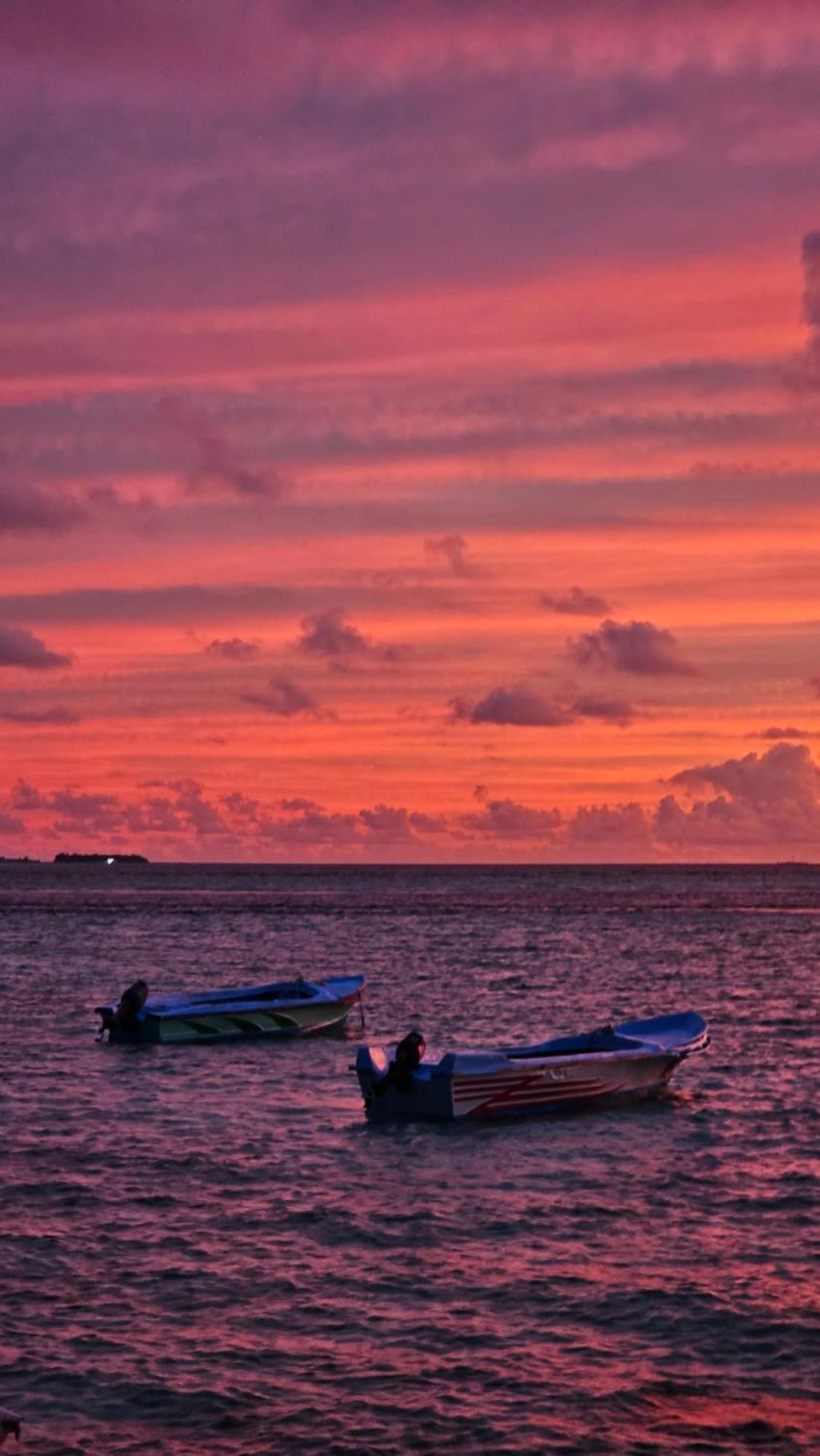 Aqua Sunset Hotel Gulhi Exterior photo